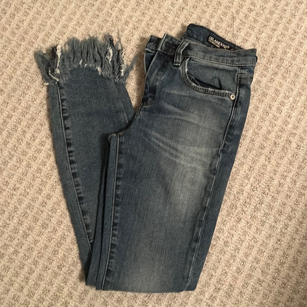 Blank NYC blue jeans with fringe bottom size 24